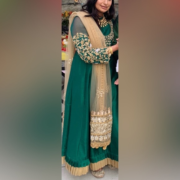 Custom made Mehndi Event Outfit - Size Medium - Picture 13 of 13